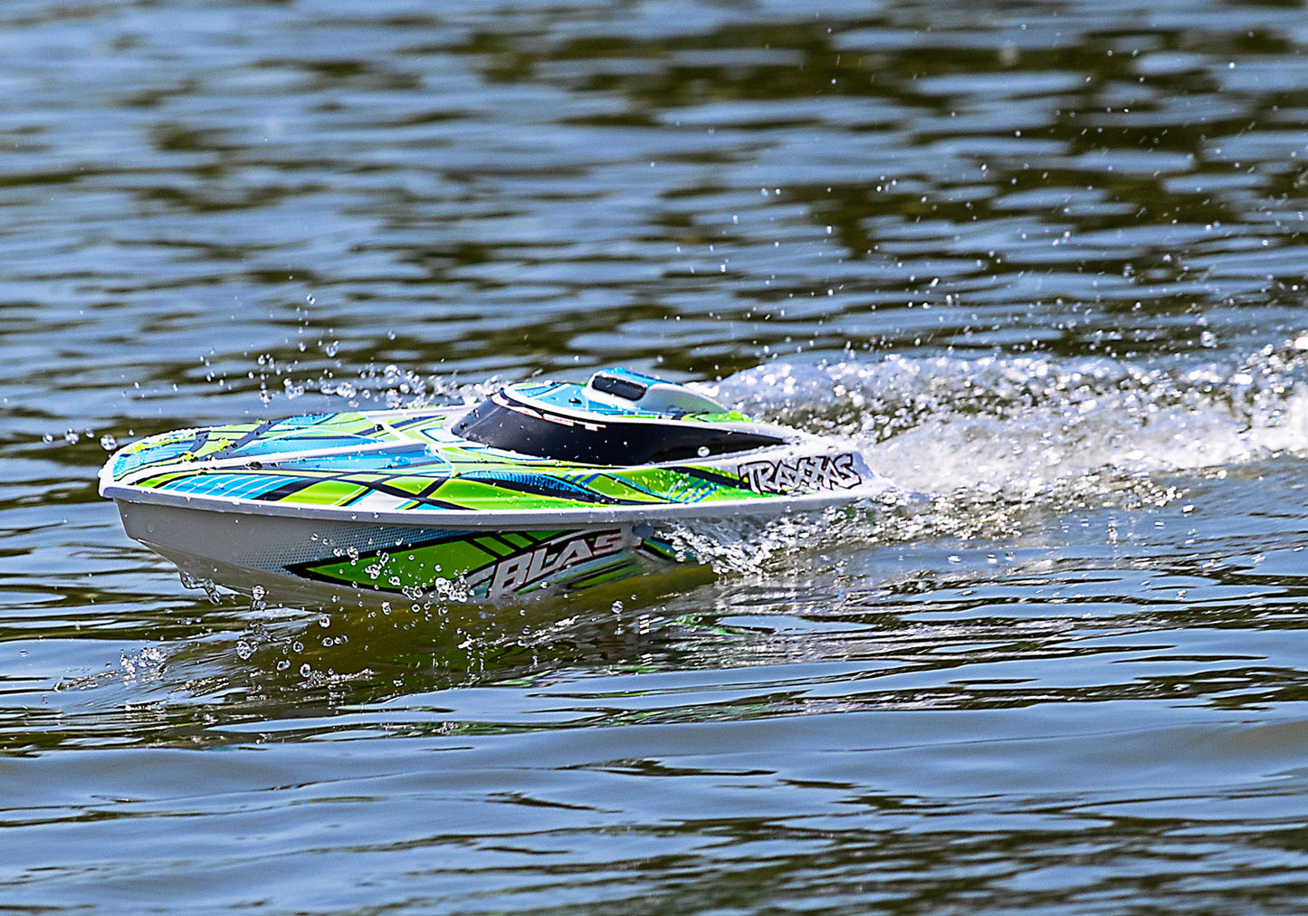 38104-8 Blast Race Boat USBC Green