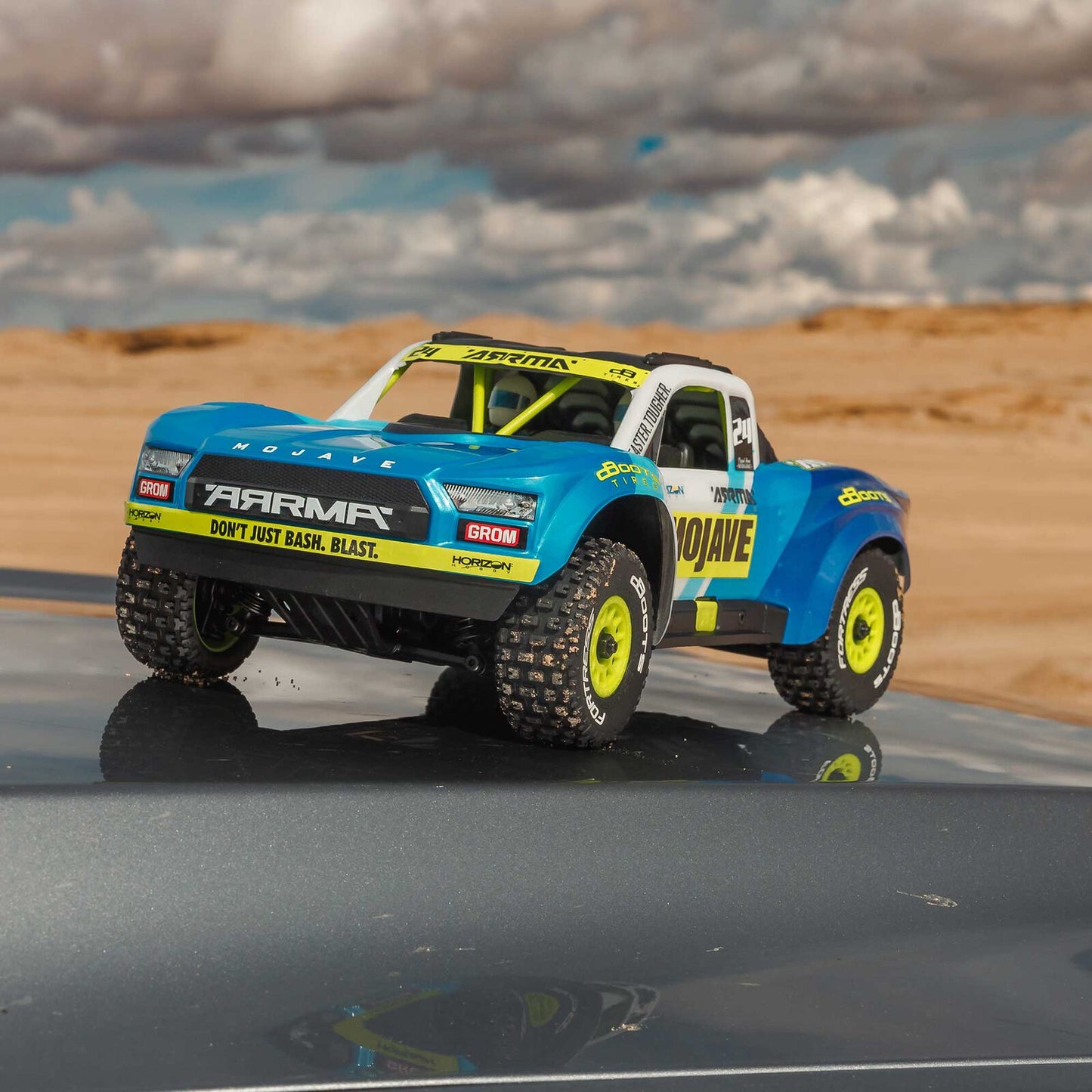 MOJAVE GROM MEGA 380 Brushed 4X4 Small Scale Desert Truck RTR with Battery & Charger, Blue/White