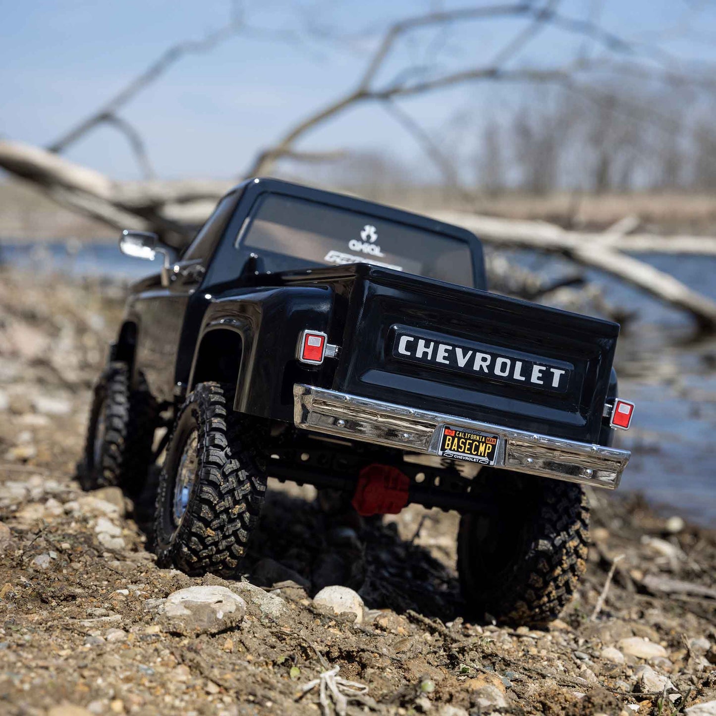 SCX10 III Base Camp 82 Chevy K10 RTR Black