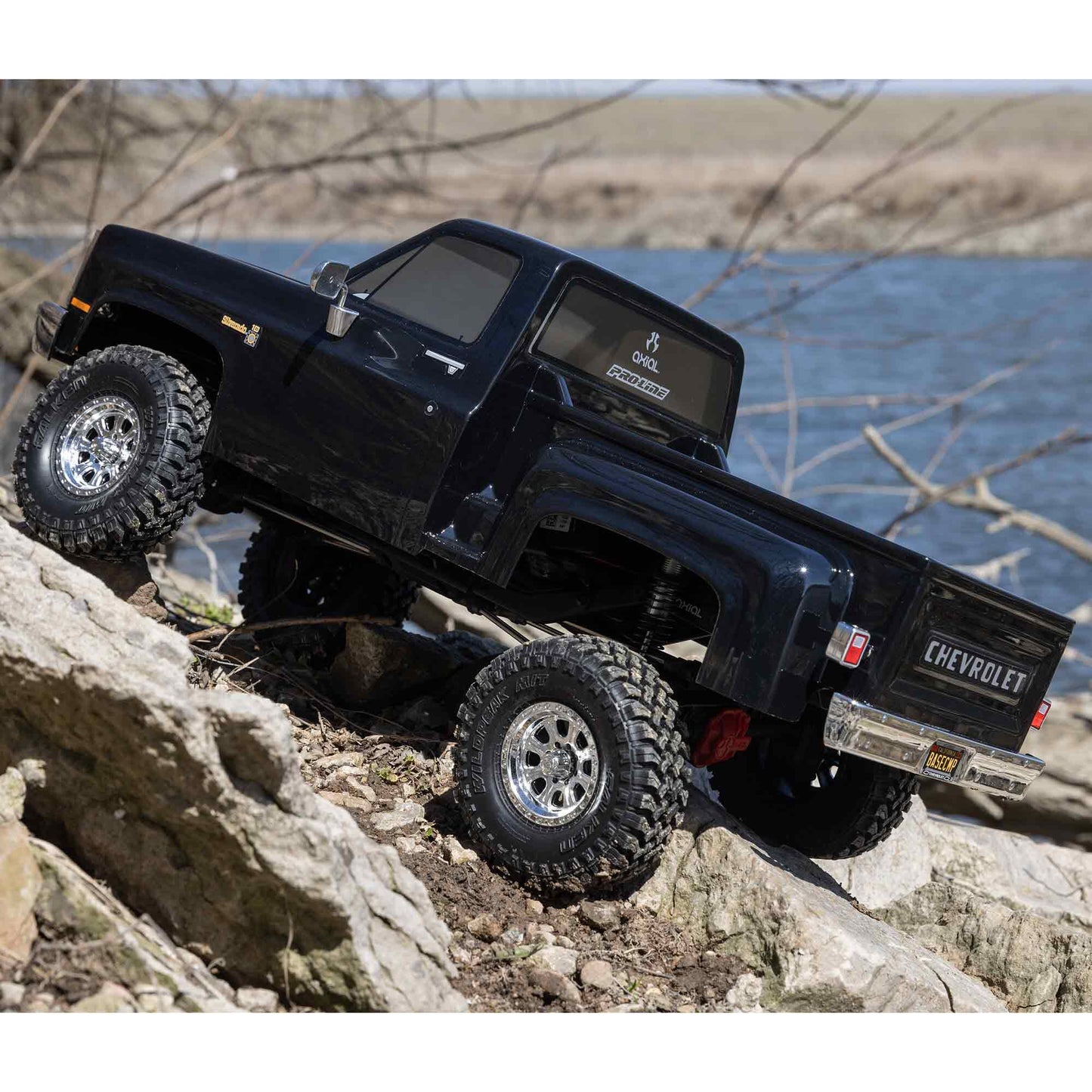 SCX10 III Base Camp 82 Chevy K10 RTR Black