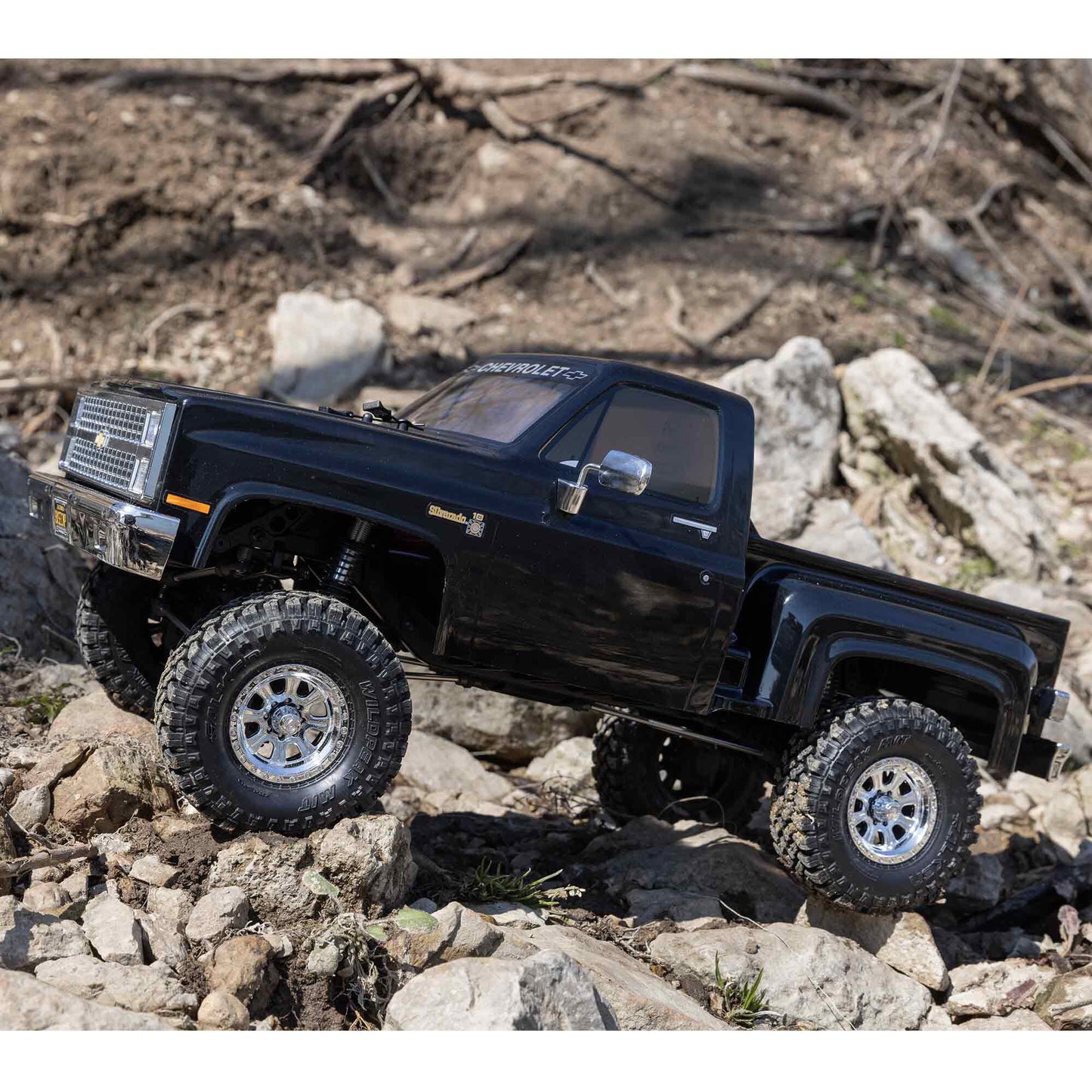 SCX10 III Base Camp 82 Chevy K10 RTR Black