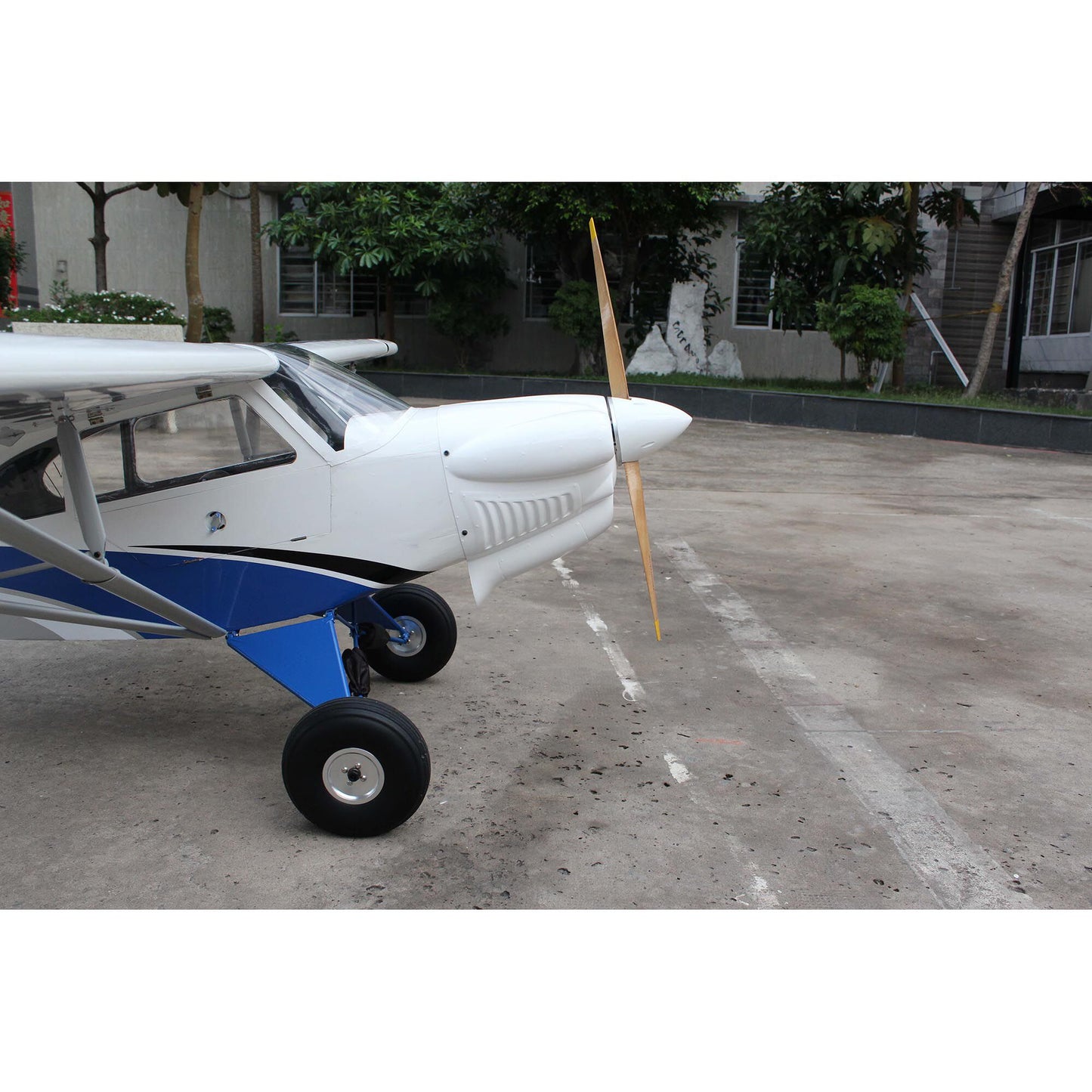 Hangar 9 CubCrafters XCub 60cc ARF